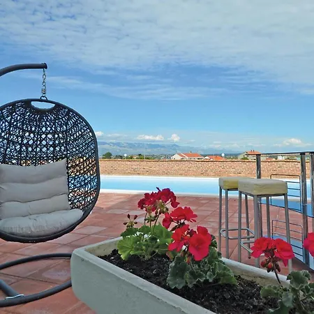 Апартаменты Amazing In With Swimming Pool