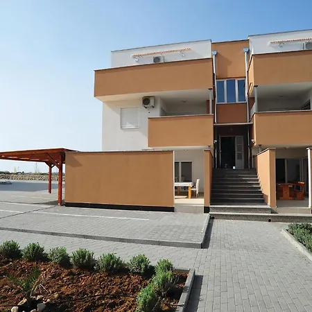 2 Bedroom Pet Friendly In *