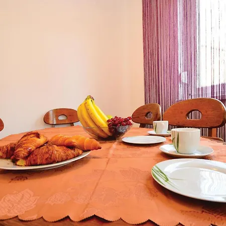 2 Bedroom Pet Friendly In *