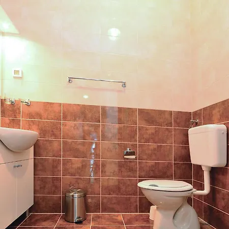2 Bedroom Pet Friendly In *