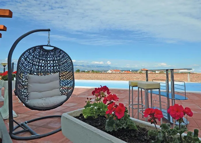 Апартаменты Amazing In With Swimming Pool