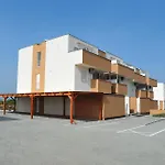 Amazing In With Swimming Pool Apartman Nin