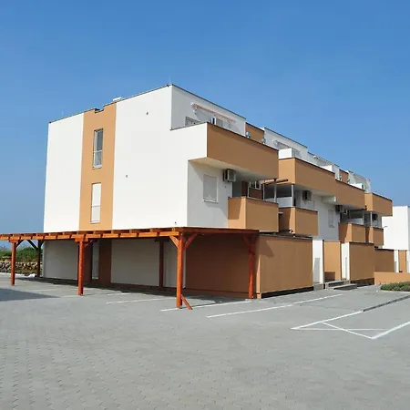 2 Bedroom Pet Friendly In Apartment Nin