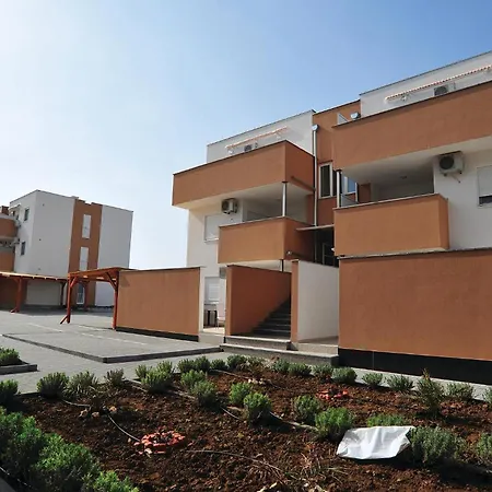 2 Bedroom Pet Friendly In